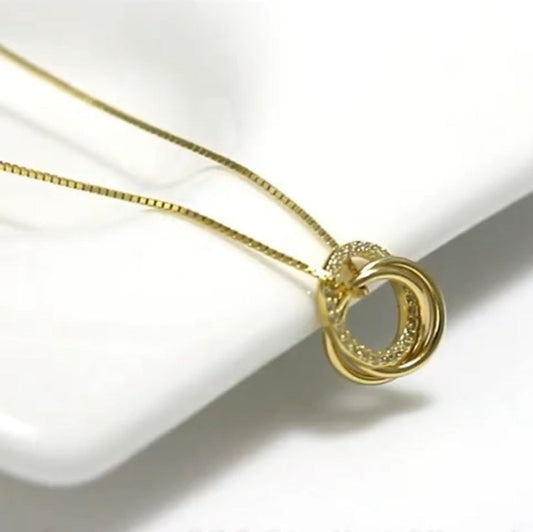 Eternal Loop Pendant – Gold-Plated Sterling Silver